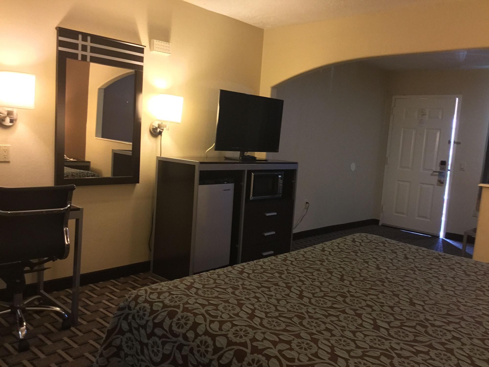 Days Inn & Suites By Wyndham Houston North - Спринг Екстериор снимка