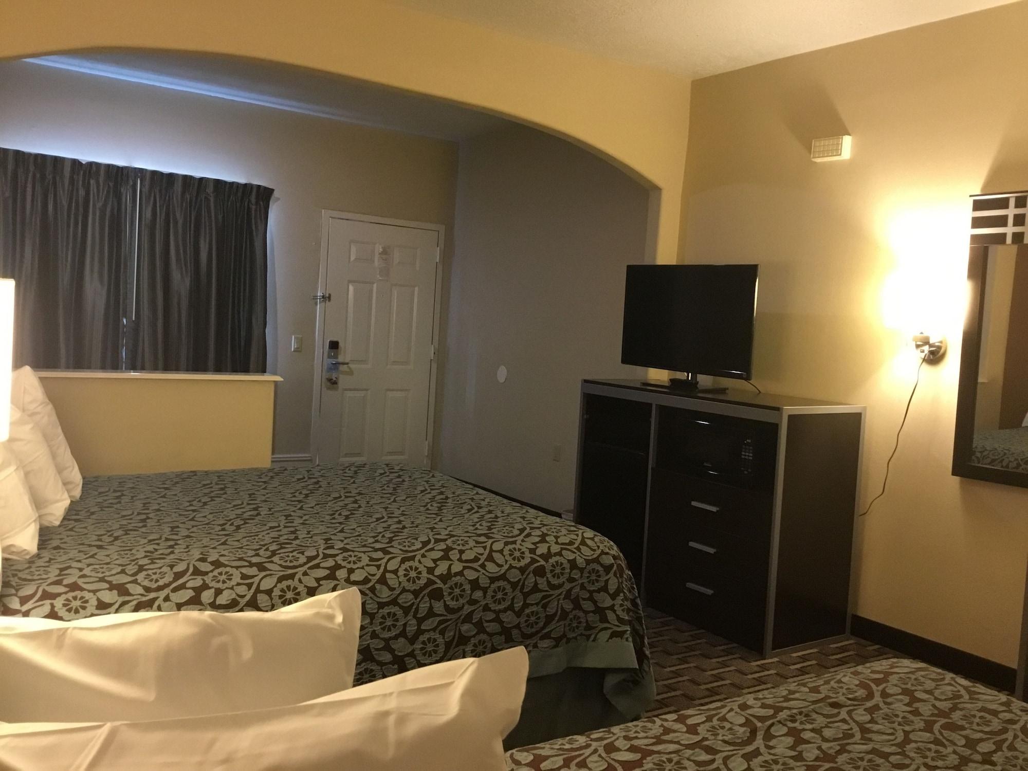 Days Inn & Suites By Wyndham Houston North - Спринг Екстериор снимка